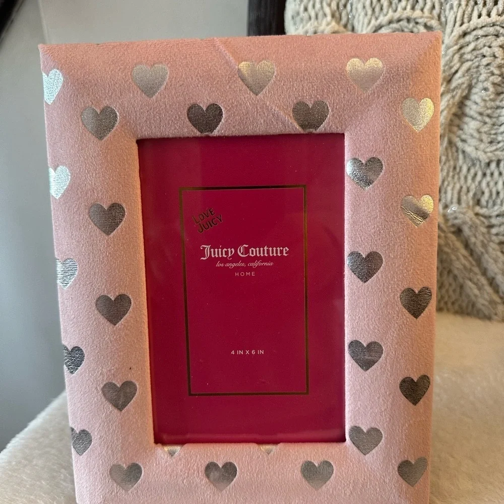 NWT Juicy Couture Pink and Gold Heart Photo Frame Set